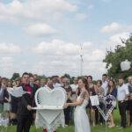 Taubenfliegen auf einer Hochzeit